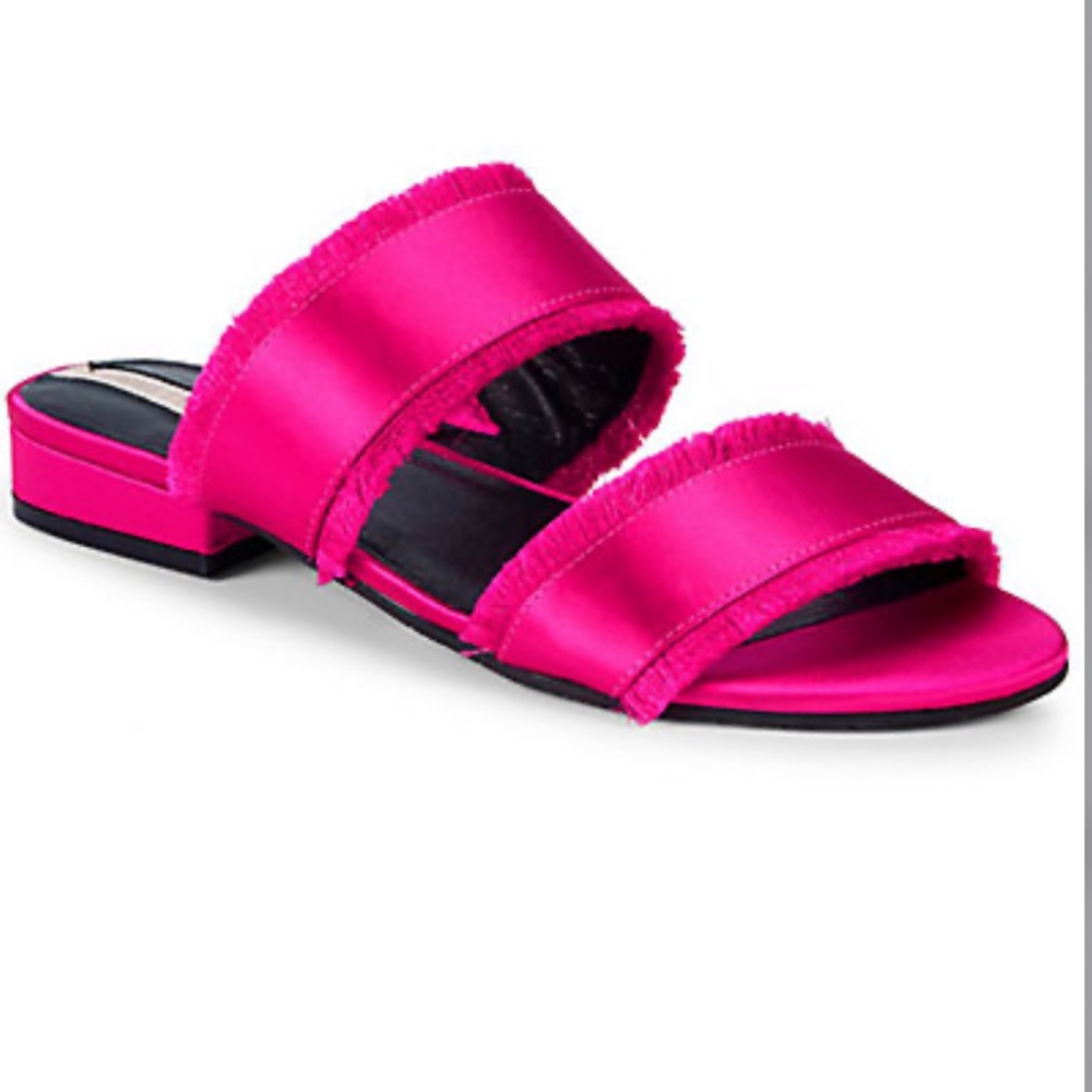 Kenneth Cole Vlora Satin Fringed Slide. Size 7 1/2